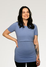 Laden Sie das Bild in den Galerie-Viewer, Still-T-Shirt Essential - pale blue von boob