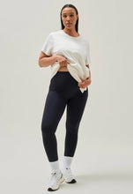 Laden Sie das Bild in den Galerie-Viewer, Umstandsleggings Yoga in schwarz von boob