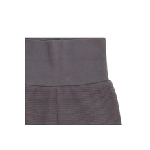 Laden Sie das Bild in den Galerie-Viewer, Babyhose Classic Waffel-Jersey Karli in dunkelgrau von Sense Organics