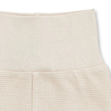 Laden Sie das Bild in den Galerie-Viewer, Babyhose Classic Waffel-Jersey YOY in sand von Sense Organics