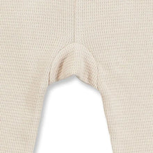 Laden Sie das Bild in den Galerie-Viewer, Babyhose Classic Waffel-Jersey YOY in sand von Sense Organics