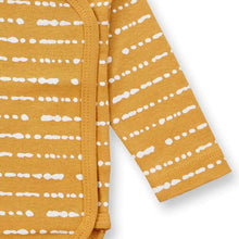 Laden Sie das Bild in den Galerie-Viewer, Baby Langarmbody zum Wickeln Mustard, Ygon von Sense Organics