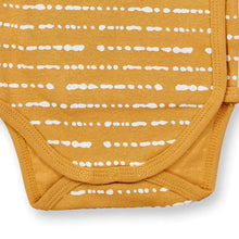 Laden Sie das Bild in den Galerie-Viewer, Baby Langarmbody zum Wickeln Mustard, Ygon von Sense Organics