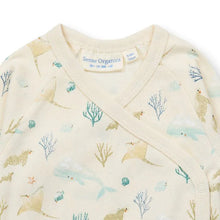 Laden Sie das Bild in den Galerie-Viewer, Baby Langarmbody zum Wickeln Sealife, Ygon von Sense Organics