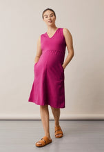 Laden Sie das Bild in den Galerie-Viewer, Umstands- und Stillkleid A dress dark orchid