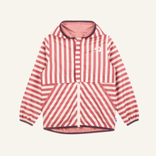 Laden Sie das Bild in den Galerie-Viewer, VALAS Wendbare Regenjacke von finkid in rose/eggplant