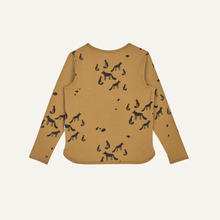 Laden Sie das Bild in den Galerie-Viewer, JUHANNUS Jersey Longesleeve mit Tierprint von finkid in cinnamon