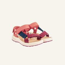Laden Sie das Bild in den Galerie-Viewer, NAUHA Tape Trekking Sandalen von finkid in beet red/rose