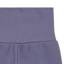 Laden Sie das Bild in den Galerie-Viewer, Babyhose Classic Waffel-Jersey Karli in grau-blau von Sense Organics