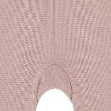 Laden Sie das Bild in den Galerie-Viewer, Babyhose Classic Waffel-Jersey Karli in rosenholz von Sense Organics