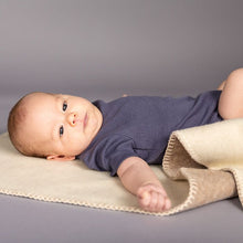 Laden Sie das Bild in den Galerie-Viewer, Kurzarmbody Classic Waffel-Jersey Akela in rosenholz von Sense Organics