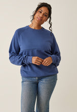 Laden Sie das Bild in den Galerie-Viewer, Sweatshirt mit Stillfunktion von boob, indigo blue