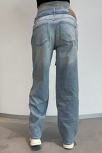 Laden Sie das Bild in den Galerie-Viewer, Umstandsjeans Kate in light wash, Momfit