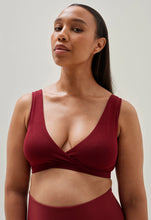 Laden Sie das Bild in den Galerie-Viewer, Still-BH The Go To bra dark red von boob