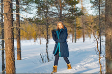 Laden Sie das Bild in den Galerie-Viewer, Finside SIPULI Wendbarer Winterparka, mit Schwangerschafts-/Trageeinsatz erweiterbar, Navy seaport