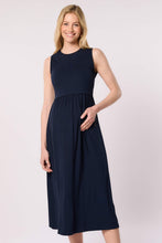 Laden Sie das Bild in den Galerie-Viewer, Eco Viskose Midi Umstands- und Stillkleid in navy