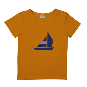 T-Shirt mit Bootprint von baba Kidswear, goldgelb