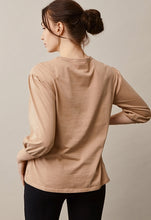 Laden Sie das Bild in den Galerie-Viewer, Umstands- und Stillbluse &quot;T-Shirt Bluse&quot; von boob in Sand